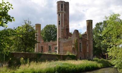 Kasteelruïne Ter Elst wordt gerestaureerd.